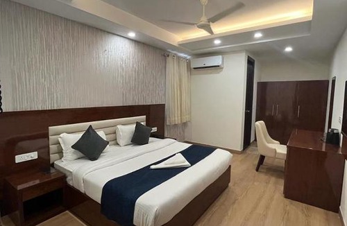 Gurugram Hotel | Azure inn
