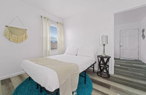Lincoln Acres Apartment | Azure Loft by Rather Be Properties