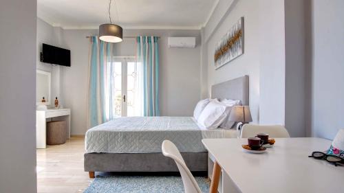 Agios Georgios Pagon Apartment | Azure Mare Studios