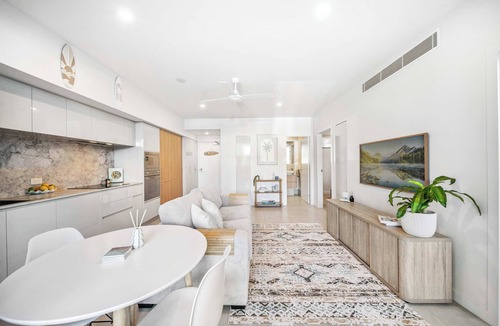 Bokarina Apartment | Azzure Haven: Resort-style Living by Bokarina Beach