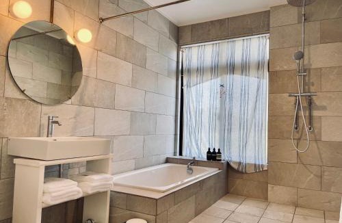 Ueno House | Azzurra