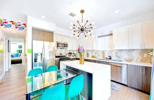 North Hollywood Apartment | B - 3BR NoHo Retreat 15m to Universal with Patio, Games & Parking - FIFA World Cup SoFi