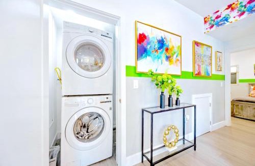 North Hollywood Apartment | B - 3BR NoHo Retreat 15m to Universal with Patio, Games & Parking - FIFA World Cup SoFi
