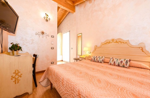 Lugana Bed & Breakfast | B&B America