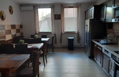 Oradea Villa | B&B Apartment near Shopping Center