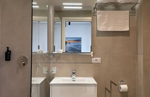 Caltanissetta Apartment | B&B Cariddi Rooms with spacious 3 bedroom apartment in Caltanissetta