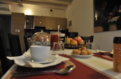Roverbella Bed & Breakfast | B&B CORTE CORNALINO