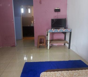 Genteng Apartment | B&B Guest House