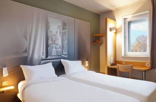 Grand Sud Hotel | B&B HOTEL AIX EN PROVENCE Pont de l'Arc