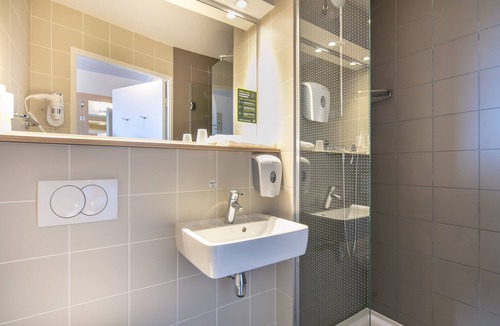 Chesnes Hotel | B&B HOTEL Lyon Aéroport St Quentin Fallavier