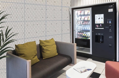 Laval Hotel | B&B HOTEL Laval Ouest