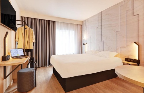 Faubourg de Bethune Hotel | B&B HOTEL Lille Lillenium Eurasanté