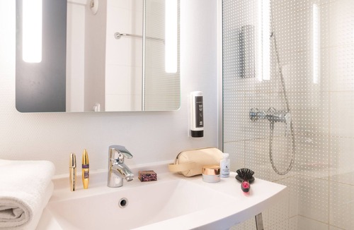 Bron Hotel | B&B HOTEL Lyon Eurexpo Bron