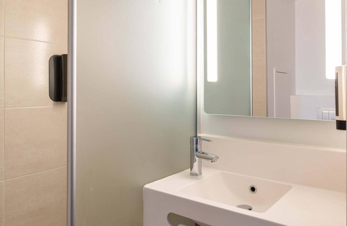 Chassieu Hotel | B&B HOTEL Lyon Eurexpo Chassieu