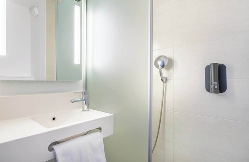 Les Crottes Hotel | B&B HOTEL Marseille Les ports