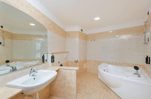 Settimo Torinese Hotel | B&B Hotel Settimo Torinese