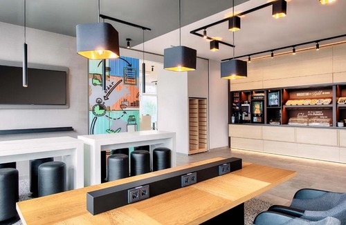 Stuttgart Hotel | B&B Hotel Stuttgart-Neckarhafen