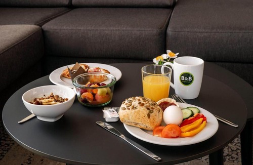 Stuttgart Hotel | B&B Hotel Stuttgart-Neckarhafen