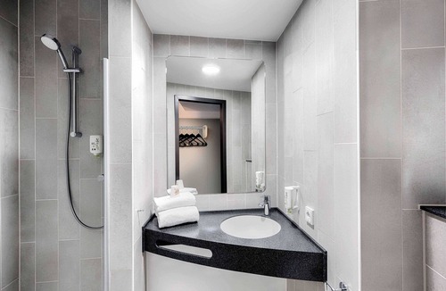 Wallgraben-West Hotel | B&B Hotel Stuttgart-Vaihingen