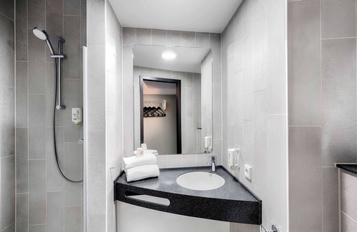 Stuttgart Hotel | B&B Hotel Stuttgart-Zuffenhausen