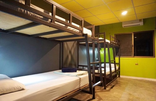 Ban Thum Hotel | B&B House & Hostel