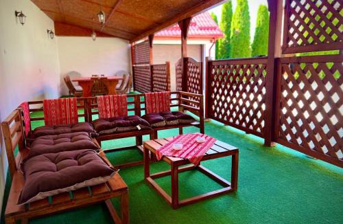 Obreja Apartment | B&B House