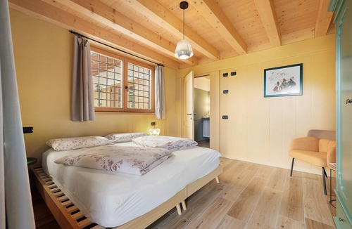 Drena Bed & Breakfast | B&B I Maroneri – Sambuco Room with Mountain View