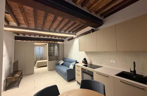 Chiusdino Apartment | b&b K2R