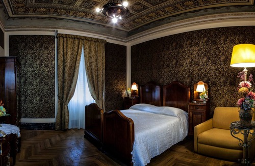 Carrara House | B&B La bottega d'Arte