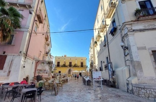 Rodi Garganico Apartment | B&B La Maison del Borgo | Double room with balcony