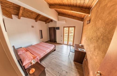 Roccadaspide Cabin | B&b La Mortella With Pool