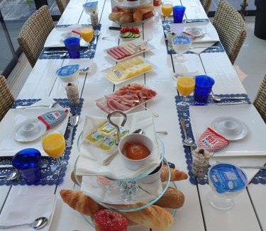 Bijlmer-Oost Bed & Breakfast | B&B Modern Times