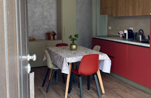 Torricella Verzate House | B&B NessunConfine CasaLaura with a magnificent view of the Oltrepò vineyards