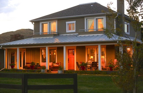 Livermore House | B&B Night Hawk Rm enjoy a true western experience with a sophisticated ambiance