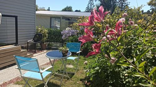 Hokitika Bed & Breakfast | B&B on Bealey- Floralie