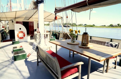 Kampen Bed & Breakfast | B&B Sailing Ship Summertime