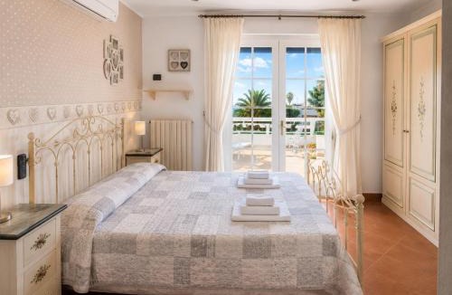 Bisceglie Bed & Breakfast | B&B TORRE AZUL FRONTEMARE - Bisceglie