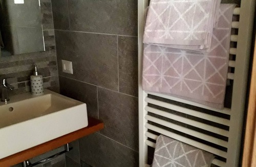 Valtellina Bed & Breakfast | B&B Vecchiascuola di Pianazzola, apartments and rooms for rent in a school