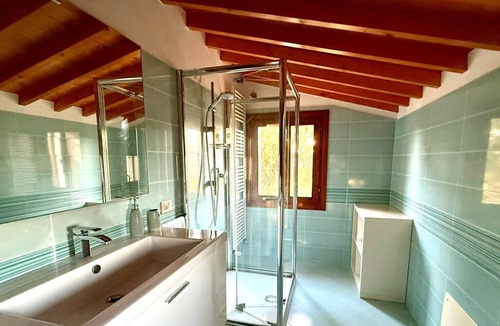 Torreglia Bed & Breakfast | B&B Villa Euganea, large room with single beds, private bathroom, view Hills