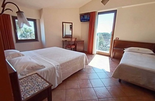 Zafferana Etnea Bed & Breakfast | B&B Villa Hirschen