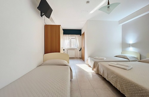 Monte Sant'Angelo Bed & Breakfast | B&B with Window - 108 - Santangelo - Pool