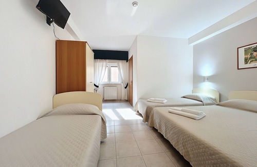 Monte Sant'Angelo Bed & Breakfast | B&B with Window - 108 - Santangelo - Pool