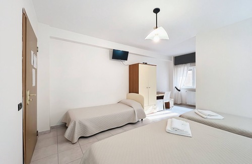 Monte Sant'Angelo Bed & Breakfast | B&B with Window - 108 - Santangelo - Pool