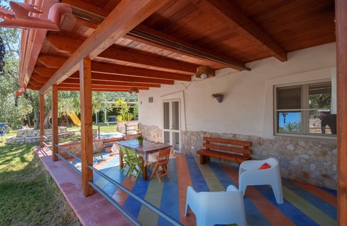 Mattinata Apartment | B & B Yellow wolfbane