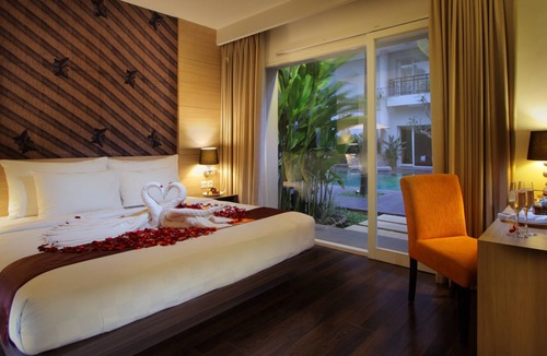 Pemecutan Kelod Hotel | b Hotel Bali & Spa