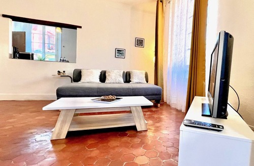 Old Town Apartment | B OT Maison du Moulin - Old Town - Promenade des