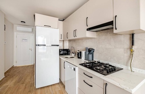 Cumhuriyet Apartment | B. POLAT