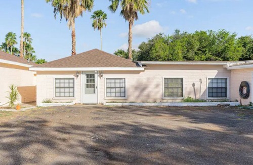 Los Fresnos House | B Relaxing waterfront 3bdrm 2bath countryside home!
