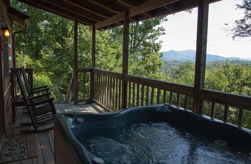 Sevierville Cabin | B's Nest a Private & Clean w Mtn Views & Hot Tubs!