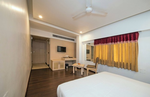 Bistupur Hotel | B.S.Park Plaza